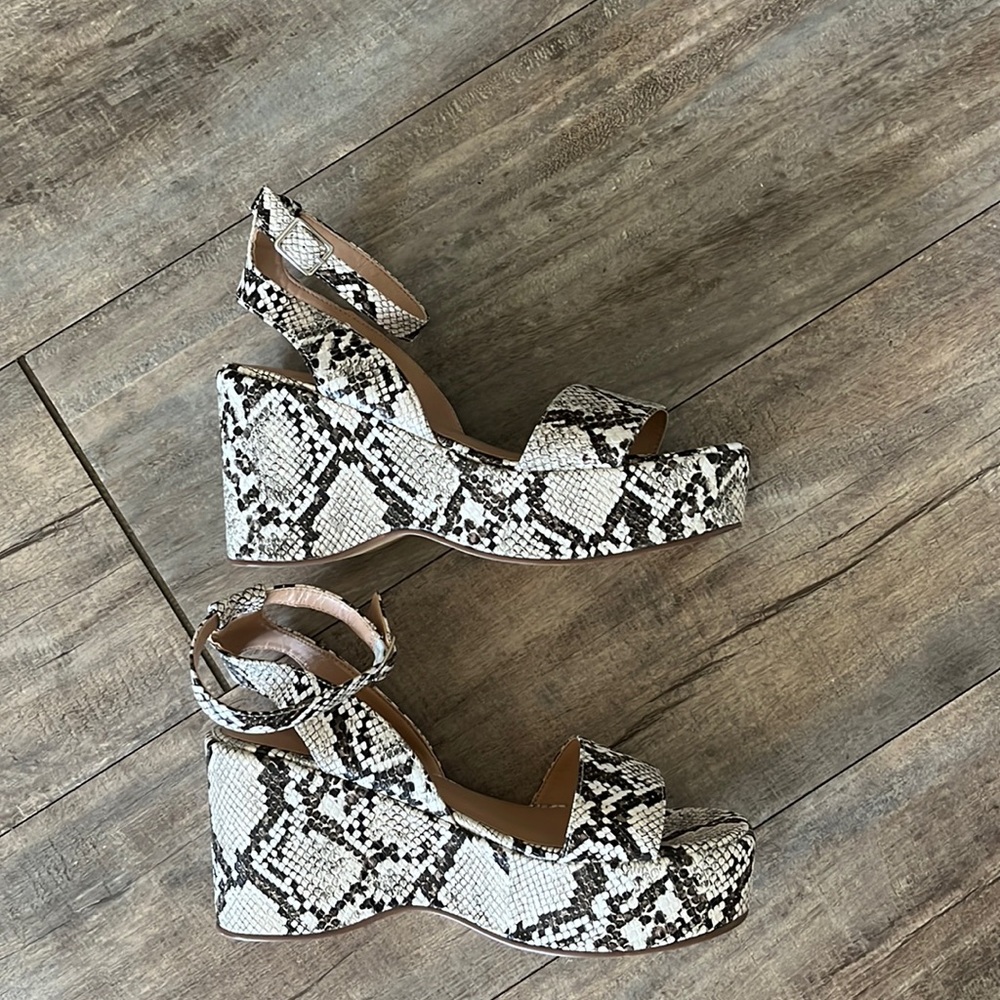 Urban outfitters snake skin shoes